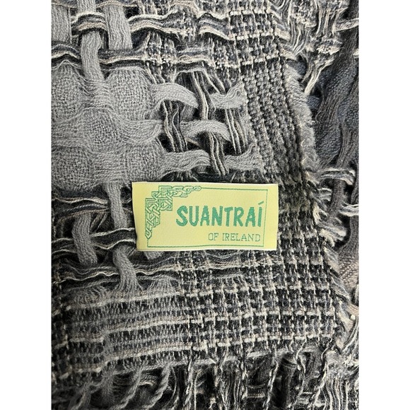 Suntrai of Ireland Wool Scarf Open Weave Gray Black Fringe NWOT *READ* - Picture 9 of 11